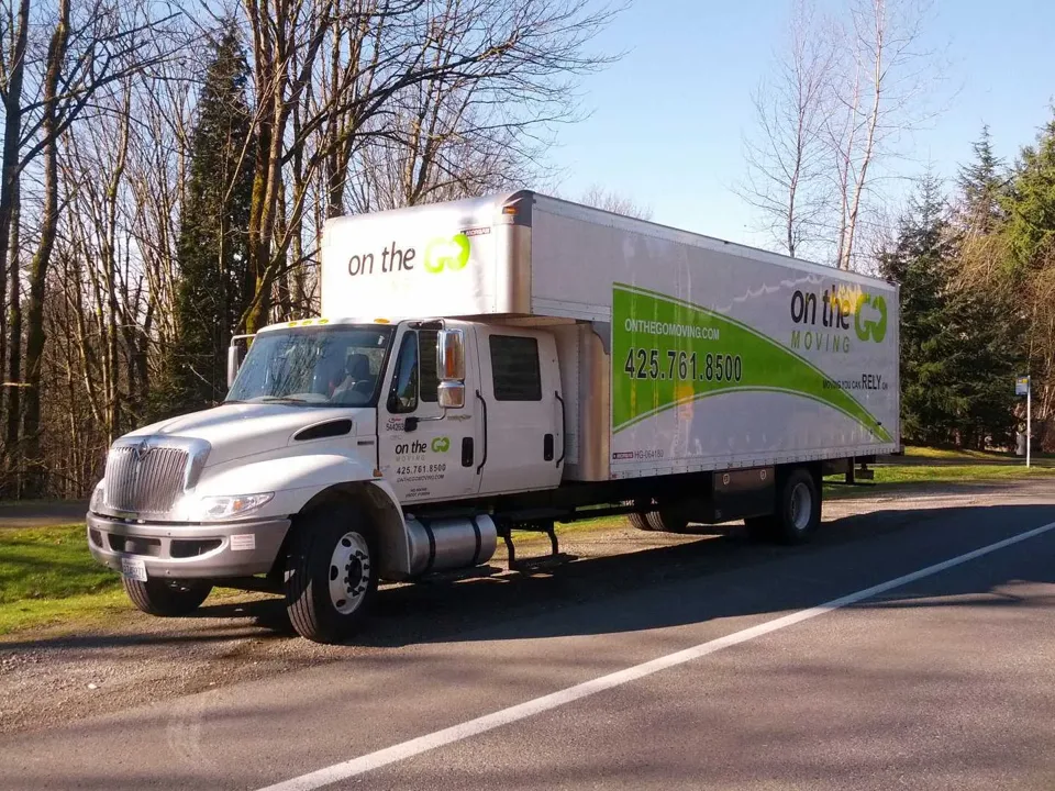 On The Go Moving freight forwarding truck