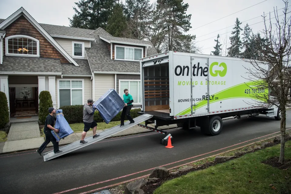 On The Go Moving condo moving crew with elevator