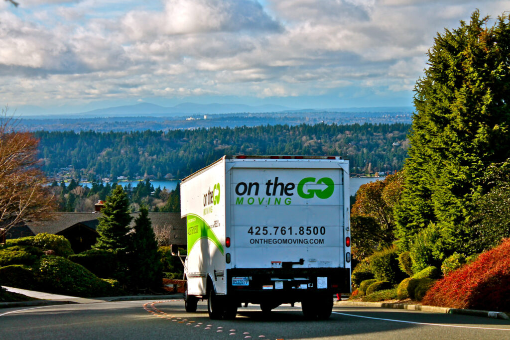 on the go moving & storage truck